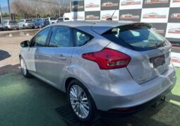 Ford Focus Titanium 2018 GRIS lleno