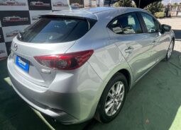 Mazda 3 Gris Manual 2018 lleno