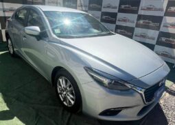 Mazda 3 Gris Manual 2018 lleno