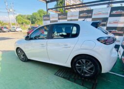 Peugeot 208 Puretech HB 2021 lleno