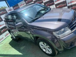 SUZUKI GRAND NOMADE lleno