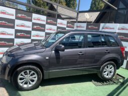 SUZUKI GRAND NOMADE lleno