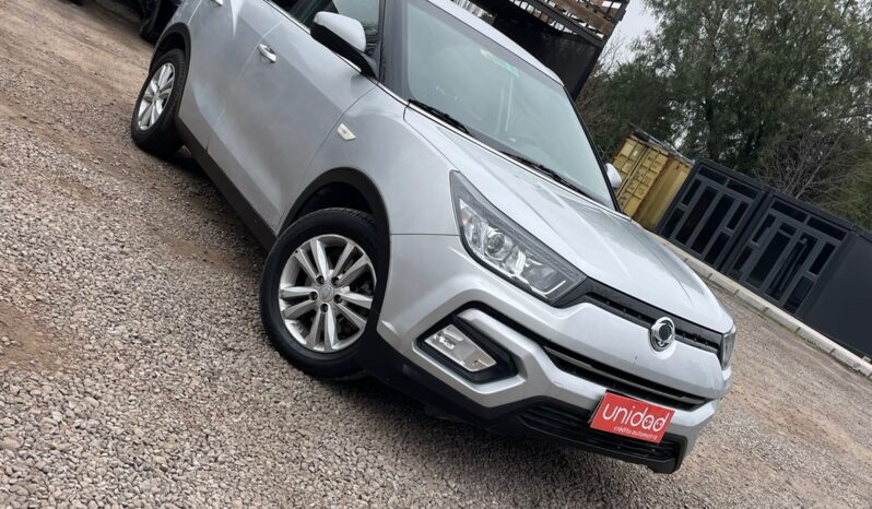 SSANGYONG TÍVOLI lleno