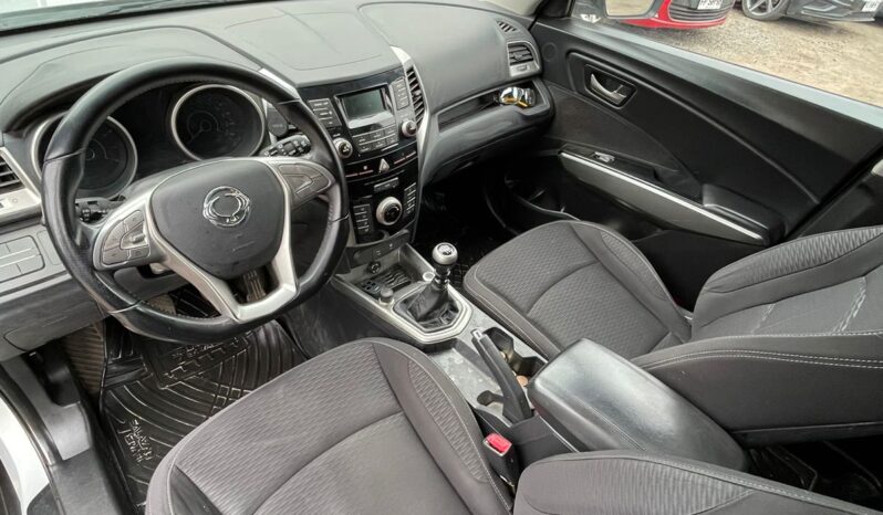 SSANGYONG TÍVOLI lleno