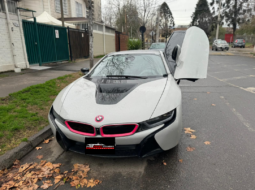 BMW i8 lleno