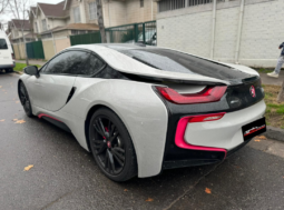 BMW i8 lleno