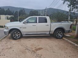 DODGE RAM 1500 LARAMIE lleno