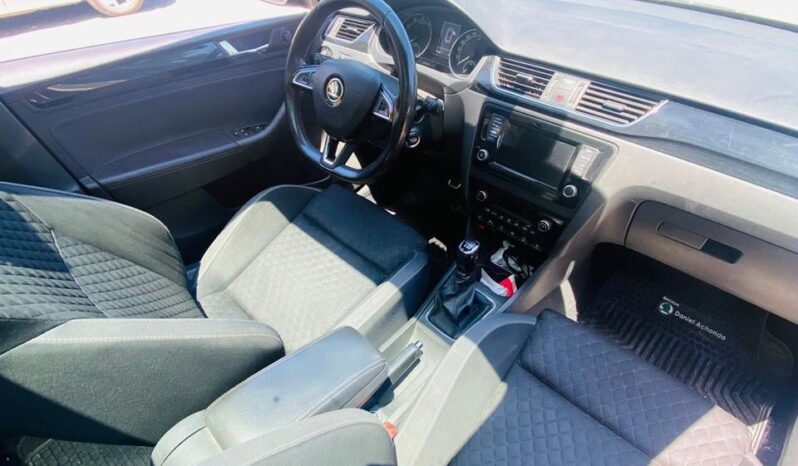 SKODA SPACEBACK lleno