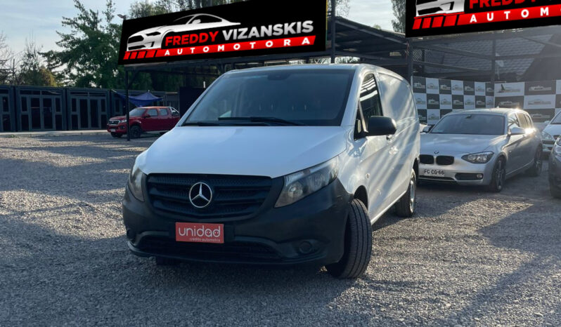 MERCEDES VITTO lleno