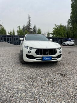 MASERATI LEVANTE Q4 lleno