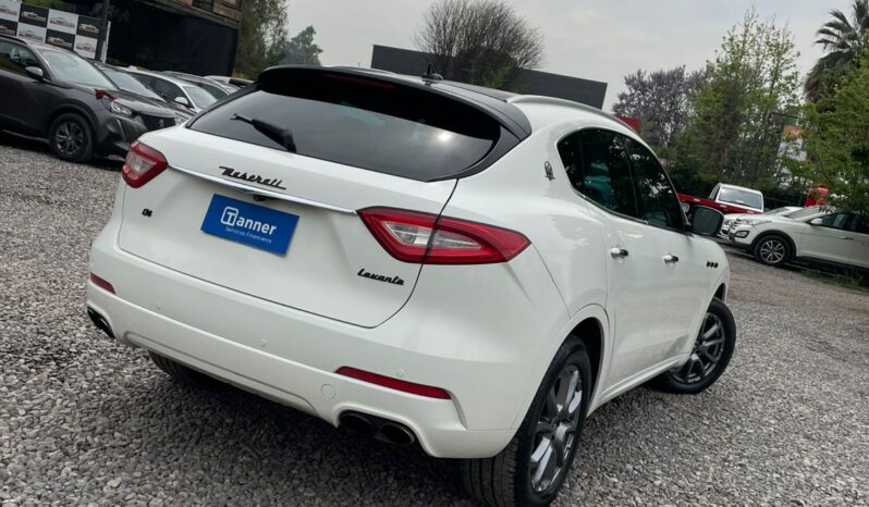 MASERATI LEVANTE Q4 lleno