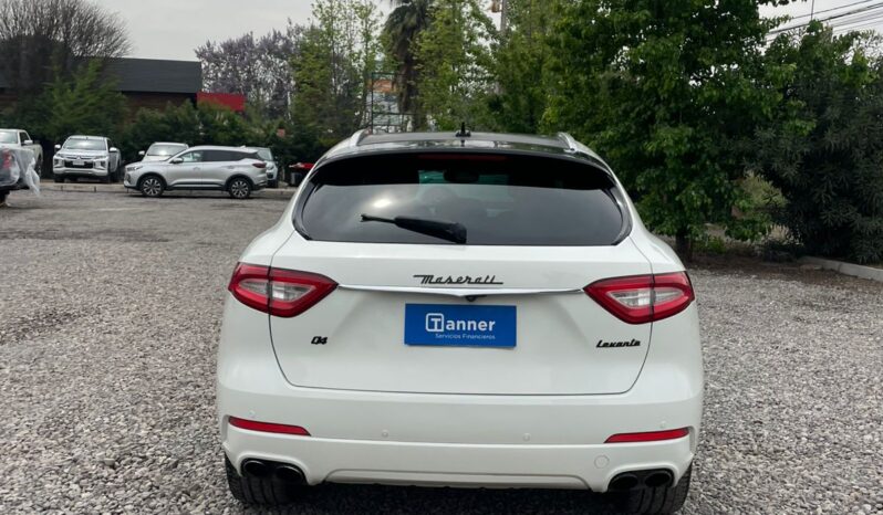 MASERATI LEVANTE Q4 lleno