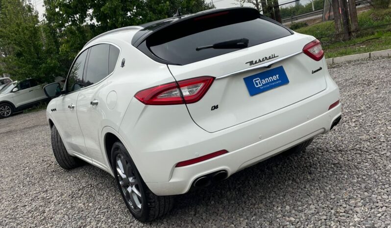 MASERATI LEVANTE Q4 lleno