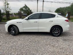 MASERATI LEVANTE Q4 lleno