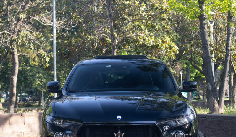 Maserati levante trofeo lleno