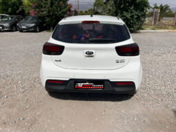 KIA RIO 5 EX lleno