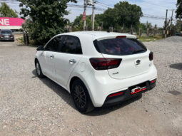 KIA RIO 5 EX lleno