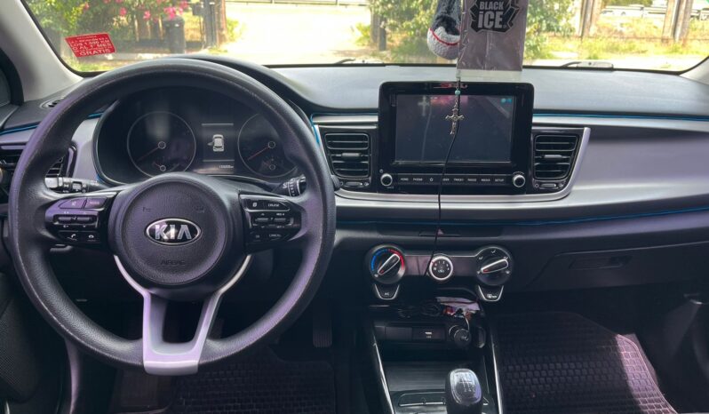 KIA RIO 5 EX lleno